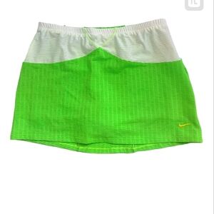 Nike Woman's Dri Fit Mini Tennis/Golf Skort Green/White Size Small